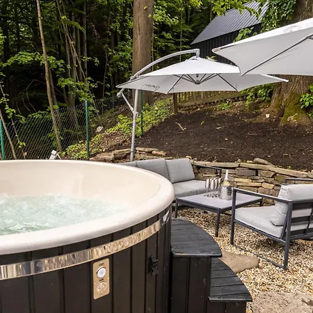 Alpehytte Beskydy Family Cottage, Hot Tub, Pets Welcome Vysni Lhoty
